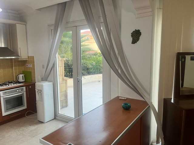 Kyrenia Alsancak Zu vermieten 3+1 Villa / Privater Pool