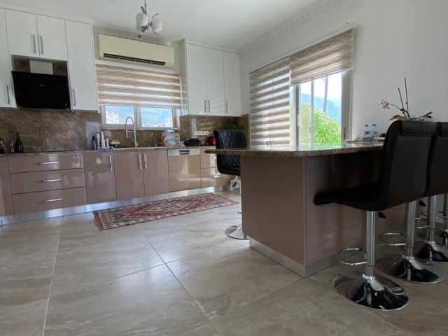 5+2 villa with private pool for sale in Kyrenia/Çatalköy