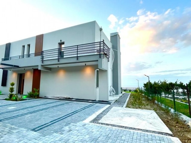 4+1 Villa zum Verkauf in Girne Edremit