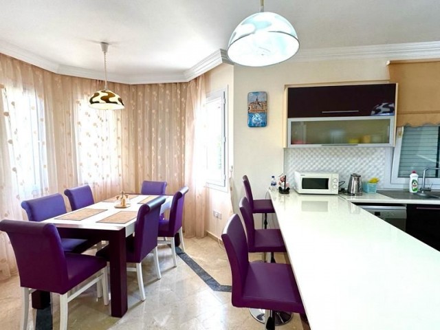 Girne Lapta Satılık 4+1 Villa / Havuzlu