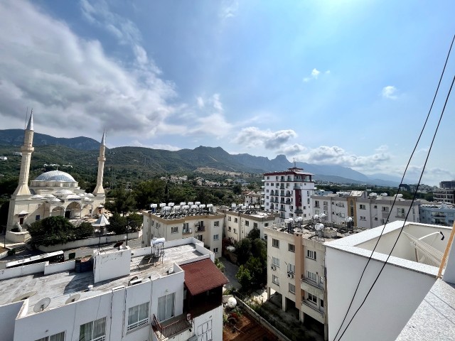 Girne Merkez Satılık 3+1 Penthouse Daire / Deniz Manzaralı