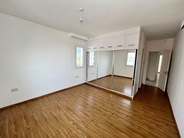 Girne Merkez Satılık 3+1 Penthouse Daire / Deniz Manzaralı