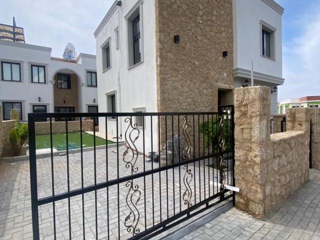 2+1 freistehende Villa zu verkaufen in Kyrenia/Çatalköy 