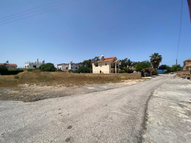 540m2 land for sale in Girne/Lapta, 100m from the beach