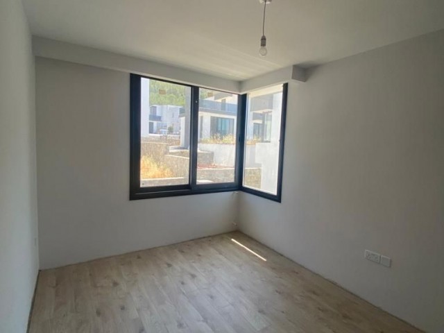 Girne/Edremit’te satılık 3+1 havuzlu villa