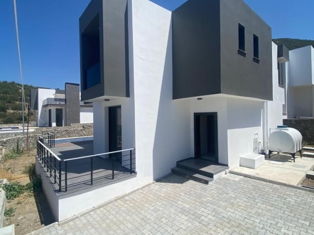 3+1 Villa mit Pool zum Verkauf in Kyrenia/Edremit