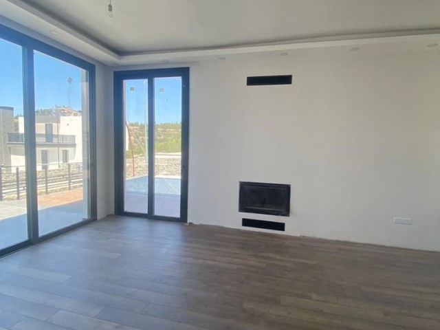 Girne/Edremit’te satılık 3+1 havuzlu villa