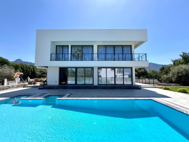 5 bedroom luxury villa for sale in Kyrenia, Catalkoy