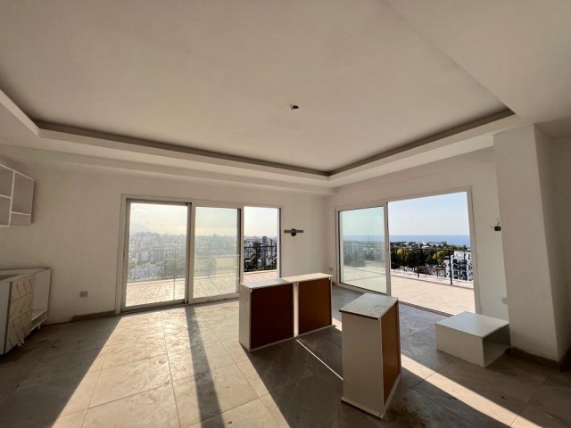 Girne merkezde satılık 2+1 penthouse 