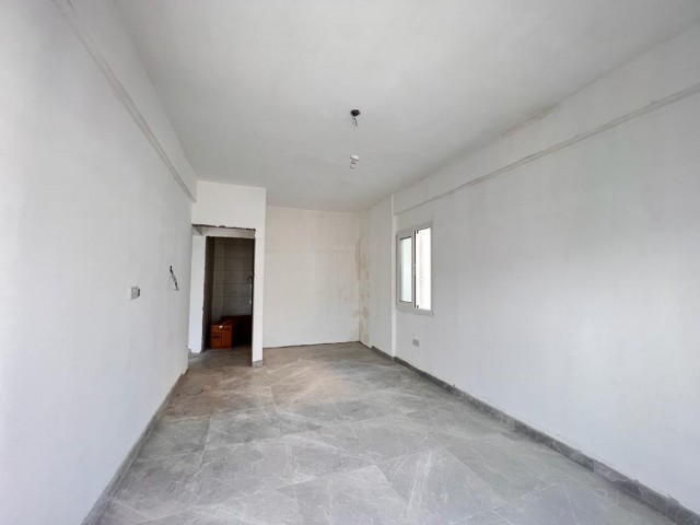 Girne merkezde satılık 2+1 penthouse 