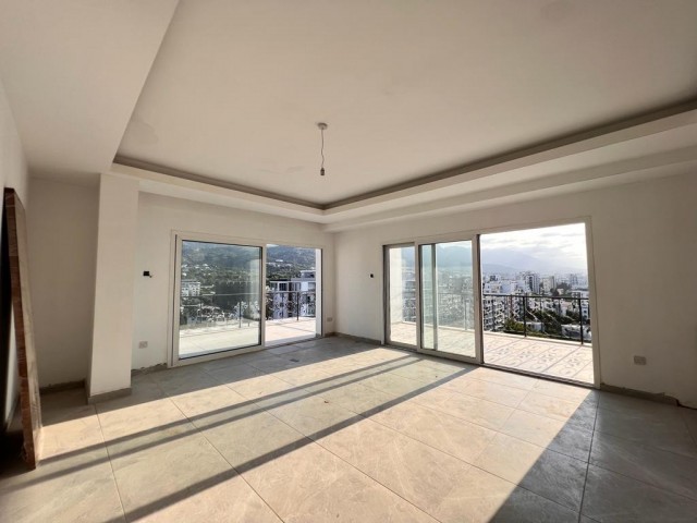 Girne merkezde satılık 2+1 penthouse 