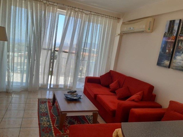 2+1 flat in a complex with pool for rent in Girne/Arapköy