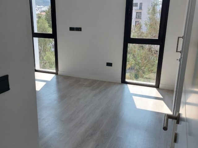 2+1 Wohnung zum Verkauf im Zentrum von Kyrenia