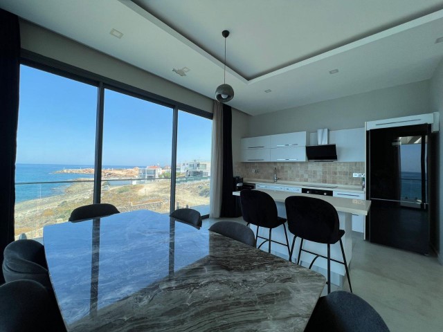 1+1-Wohnung in erster Meereslinie in Karşıyaka zu vermieten