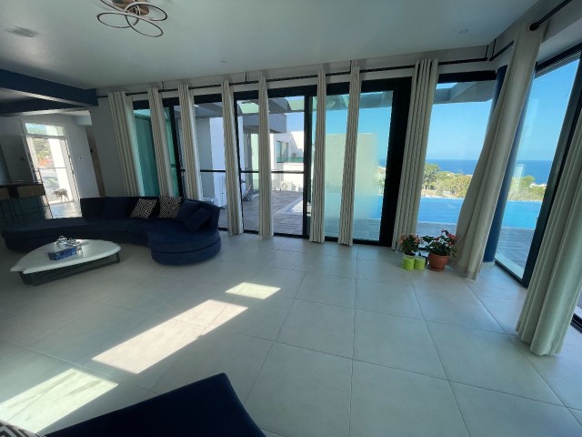 Satılık  3+1 Villa /Full Eşyalı Girne Esentepe