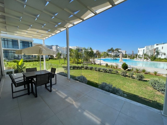 Immaculate 2 Bed Apartment with Pool view 