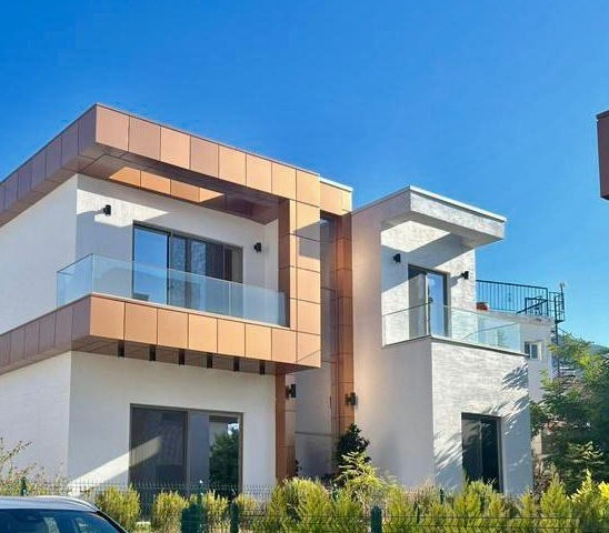 Girne Ozankoy ve Belapais arasında Satılık 3+1 Lüks Villa