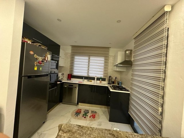 GİRNE ALSANCAK SATILIK 2+1 DAİRE  / SİTE İÇERİSINDE