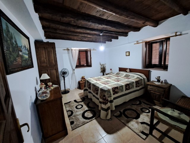 4+2 HISTORICAL CYPRUS HOUSE FOR SALE