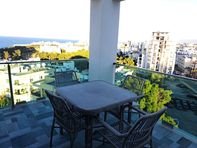 2+1 PENTHOUSE ZUM VERKAUF KYRENIA CENTER