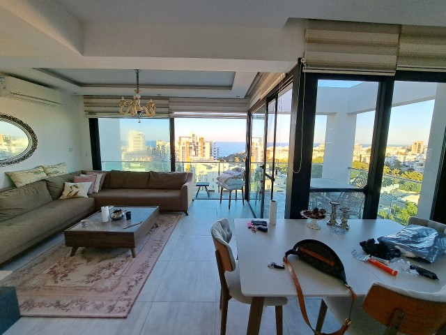 2+1 PENTHOUSE ZUM VERKAUF KYRENIA CENTER