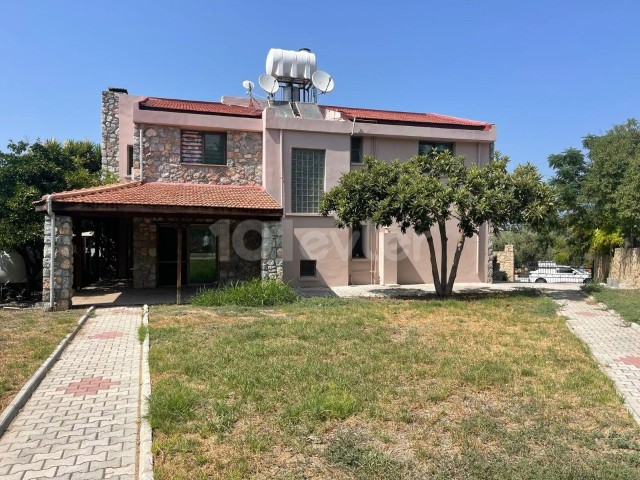 5+1 villa for sale in Çatalköy area