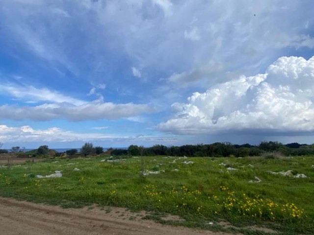 3 acres of 1 evlek land for sale in Kyrenia/Karsıyaka