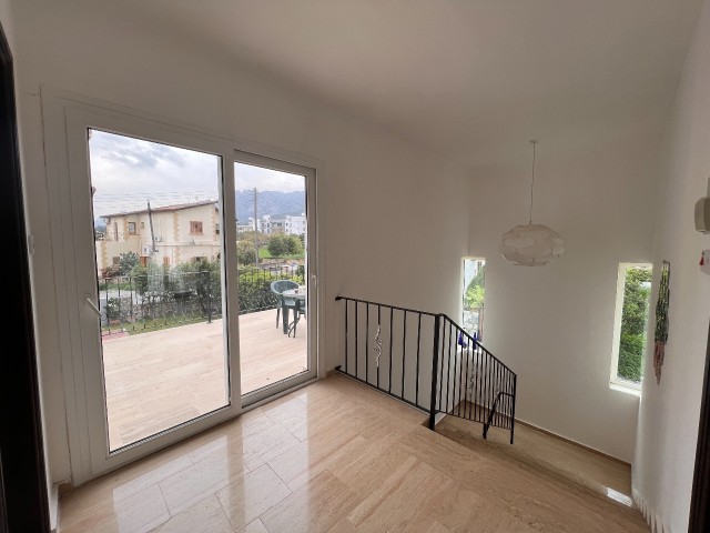 Alsancak'ta satılık 3+1 villa