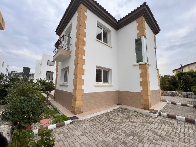 Alsancak'ta satılık 3+1 villa