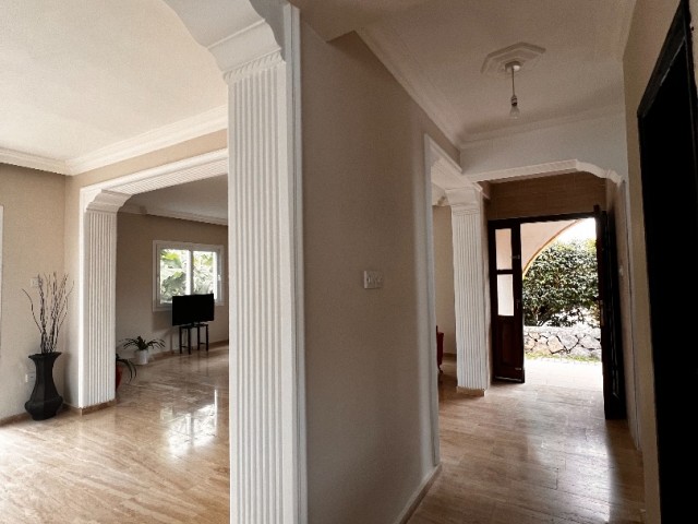 3+1 Villa for sale in Alsancak