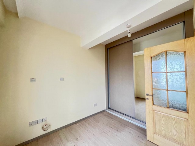 2+1 Deniz ve Dag manzaralı satılık daire/penthouse. Girne merkez