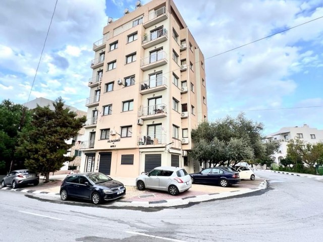 2+1 apartment for sale in Kyrenia city center, sea and mountains view