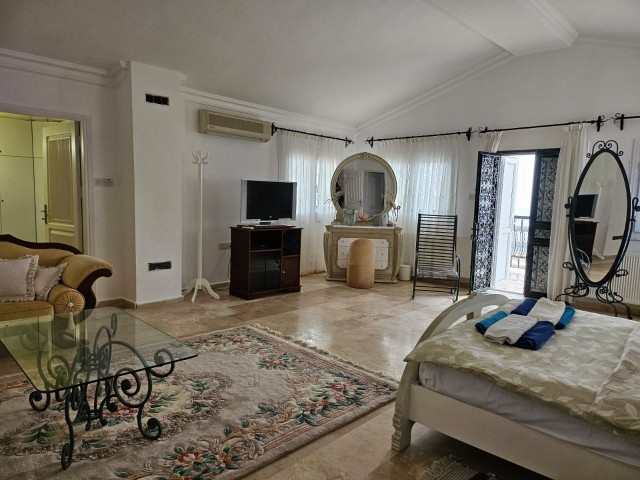 Kyrenia Lapta 5+1 Private Mansion Daily Rental