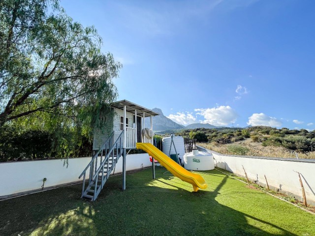 Luxusvilla mit herrlichem Panoramablick auf das Meer in Zeytinlik