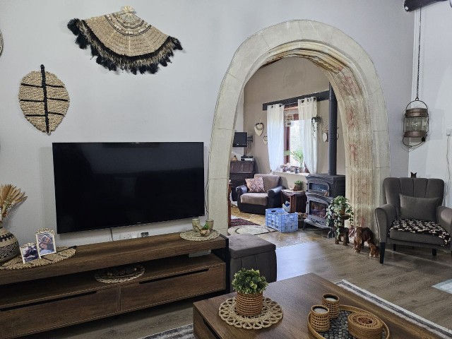 Satılık Tarihi Kıbrıs Evi 4+2