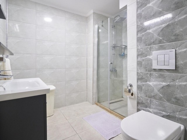 Girne merkezinde satılık modern ve lux 3+1 penthouse, özel havuzlu, özel çatı terası