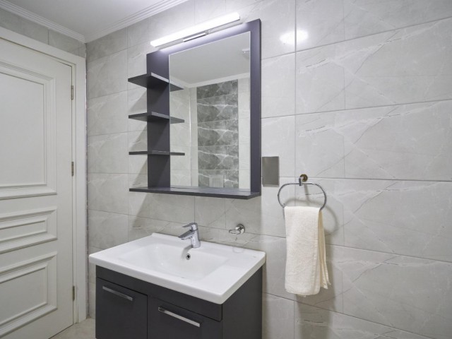 Girne merkezinde satılık modern ve lux 3+1 penthouse, özel havuzlu, özel çatı terası