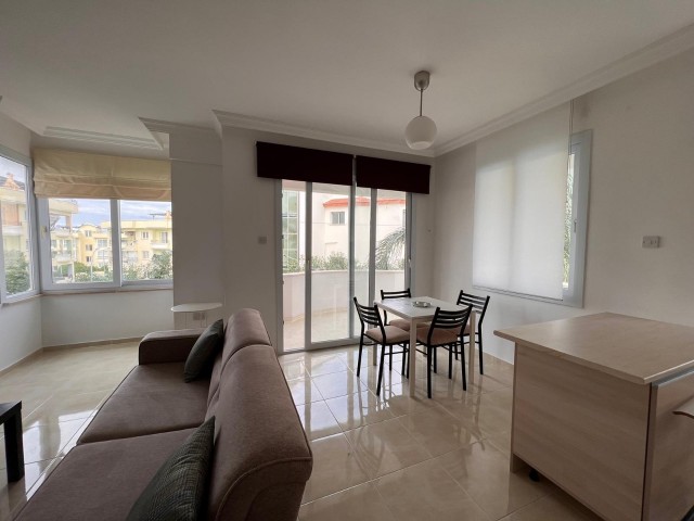 Alsancak'ta kiralık 1+1 geniş daire