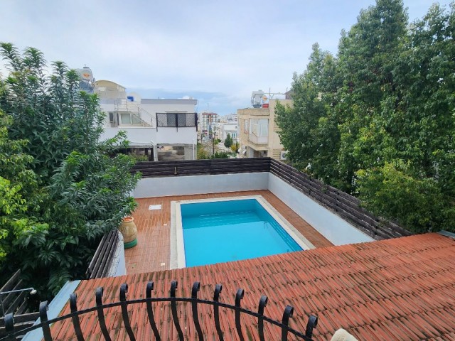 Freistehende Villa mit privatem Pool im Zentrum von Kyrenia