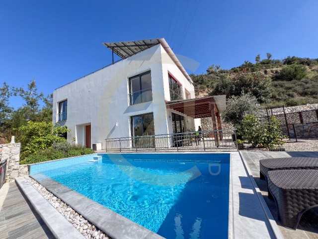 Satılık LÜX YENİ, taşınmaya hazır 4+2 özel havuzlu müstakil modern villa. Bellapais. Girne. TEK YETKILI