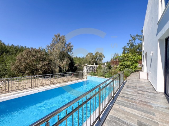 Zu verkaufen LUXURY NEW, bezugsfertig in 4+2 freistehende moderne Villa mit privatem Pool. Bellapais. Kyrenia. NUR OFFIZIELL