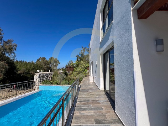 Zu verkaufen LUXURY NEW, bezugsfertig in 4+2 freistehende moderne Villa mit privatem Pool. Bellapais. Kyrenia. NUR OFFIZIELL