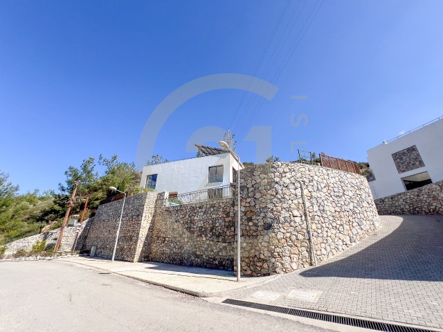 Satılık LÜX YENİ, taşınmaya hazır 4+2 özel havuzlu müstakil modern villa. Bellapais. Girne. TEK YETKILI