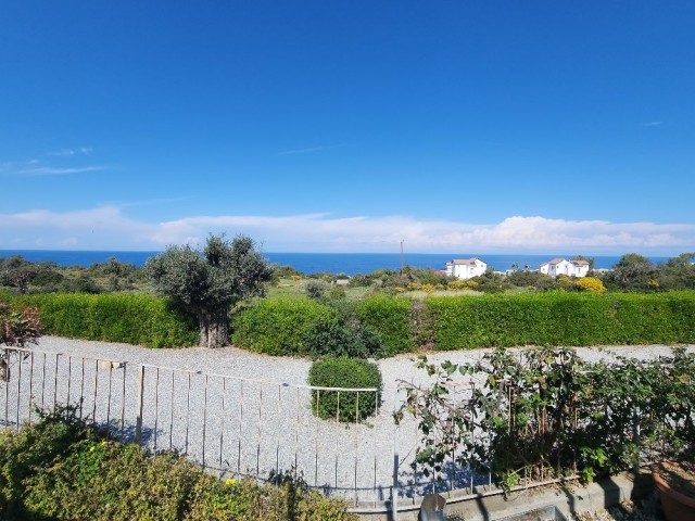 2+1 Wohnung zum Verkauf mit Meer- und Naturblick auf einem Grundstück mit Pool in Esentepe