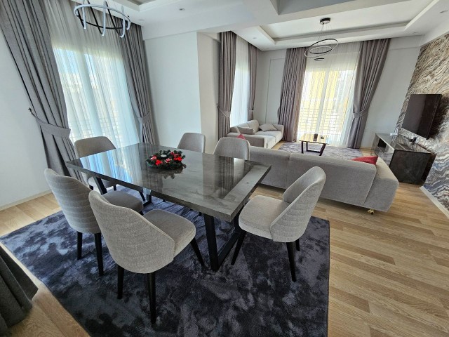 PENTHOUSE FOR SALE 4+1 KYRENIA CENTER