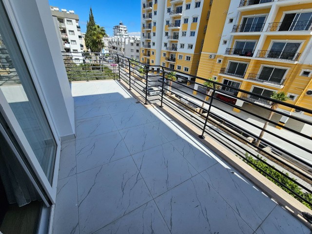 ZU VERKAUFEN PENTHOUSE 4+1 KYRENIA CENTER