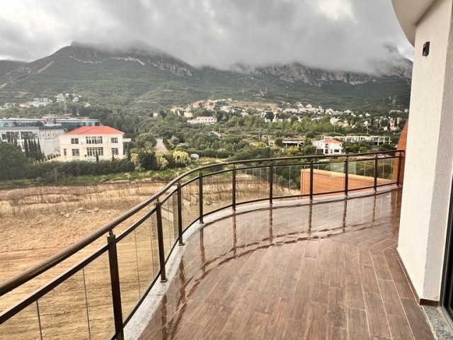 3+1 DUPLEX ZU VERMIETEN KYRENIA CENTER