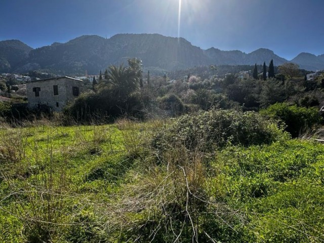 Residential zoned land for sale in Kyrenia/Lapta