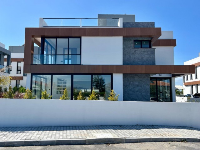 Satılık 4+1 lux ozel havuzlu villa. Catalkoy, Girne