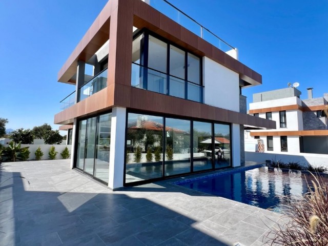 4+1 Luxusvilla mit privatem Pool zu verkaufen. Catalkoy, Kyrenia